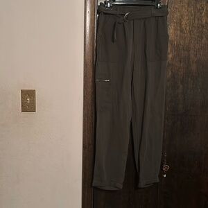 Joie cuffed camo green cuffed cargo pants. Size Medium
